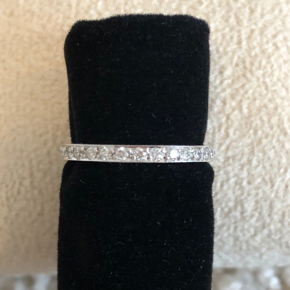 DIAMOND ETERNITY BAND RING - Picture 4 of 7